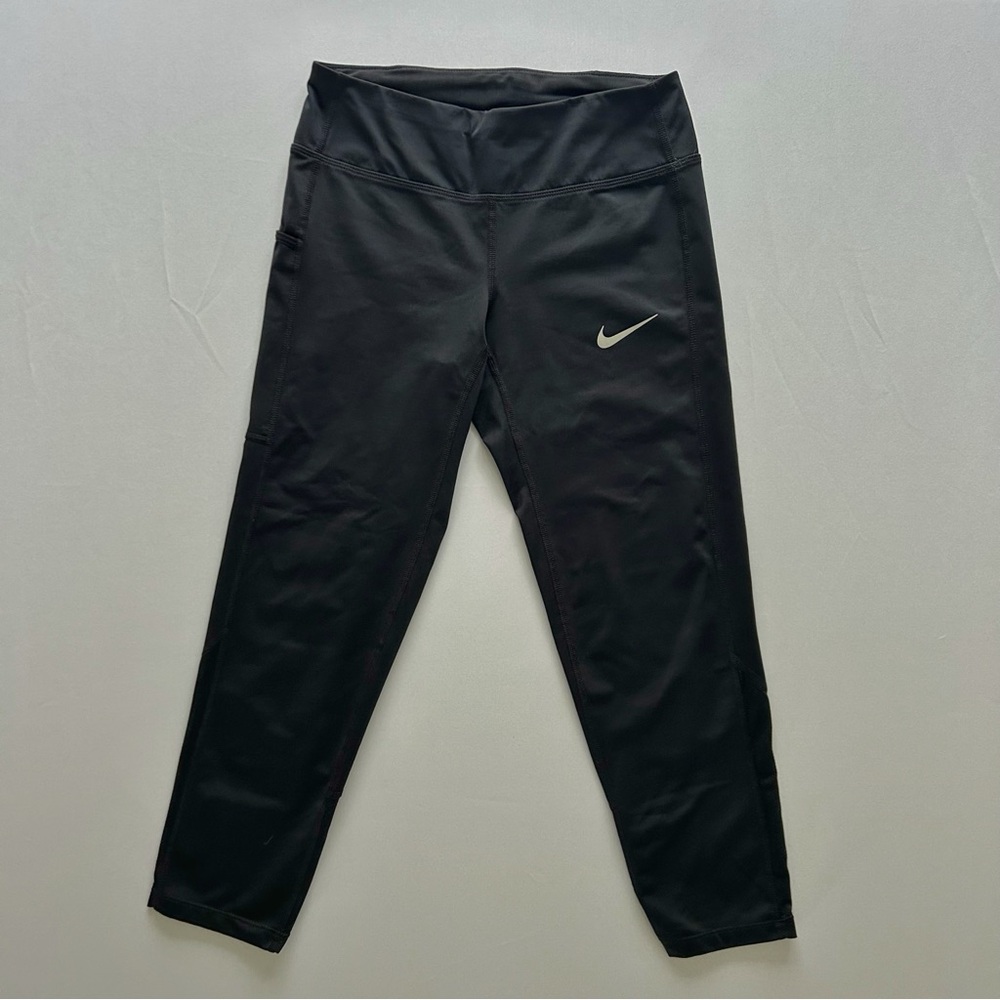 Nike Black Capri Leggings Side Logo Side Pocket Back Zipper Pocket Size XS